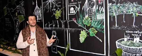 Richard Sanz z bratom in sestro prideluje biodinamični 
verdejo.