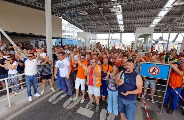 In&scaron;titut za delavske &scaron;tudije v podporo delavcem Luke