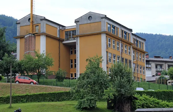 Ob hitri menjavi ravnateljev se ne ve, kaj se  dogaja za zidovi 
OŠ Spodnja Idrija. 