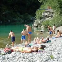 Tako je bilo popoldne na najbolj priljubljenem kopališču v 
Kanalu ...