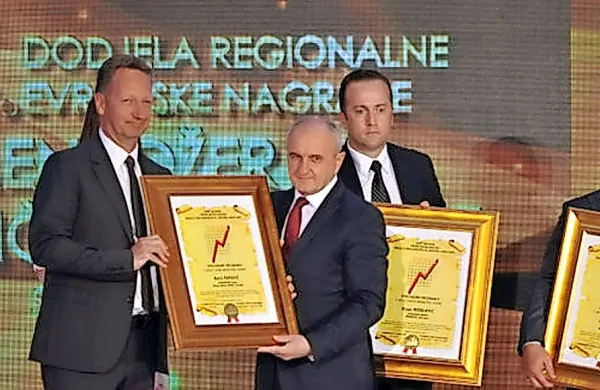 Nagrado so koprskemu županu včeraj podelili v Sarajevu.