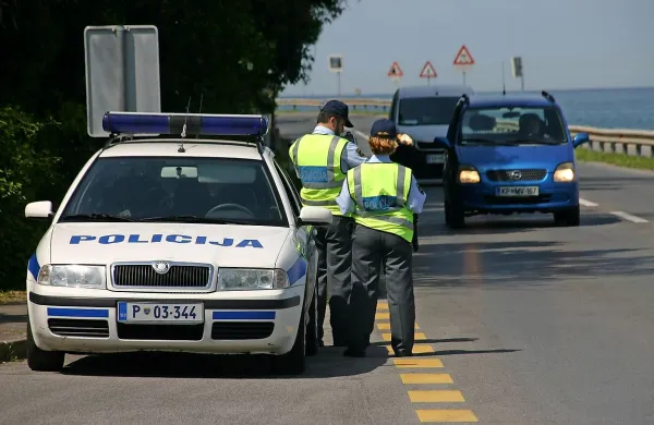 Primorski policisti so med maratonom hitrosti “ujeli” 39 
prehitrih voznikov.