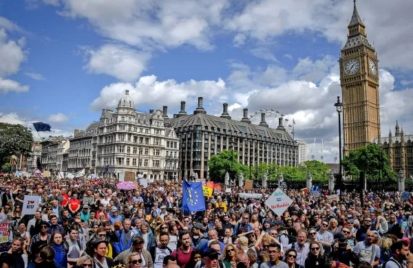 Britanska vlada je danes zavrnila peticijo za izvedbo drugega 
referenduma o članstvu Otoka v EU, pod katero se je 
podpisalo 4,1 milijona Britancev.