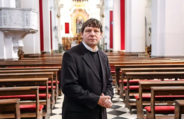Koprski župnik Primož Krečič.