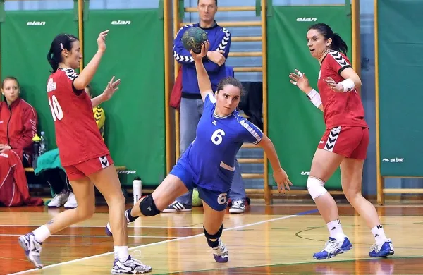 Piranski rokometni klub, čeprav brez članic, se je izognil 
dokončnemu propadu.