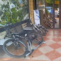 Tat je nameraval  kolesa odnesti skupaj z nosilci.