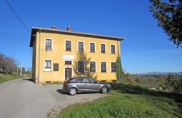 Stara šola v Misličah sameva. Krajevna skupnost se bo do 
konca leta odločila, kaj storiti s stavbo. Bi vanjo lahko umestili 
mladinski hotel?