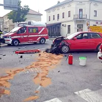 Pijani voznik iz okolice Ilirske Bistrice je v križišču izsilil 
prednost vozniku tovornjaka. 
