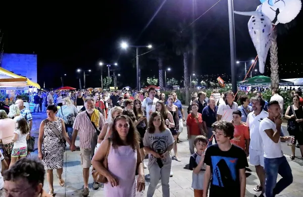 Pred dvema letoma so se turisti in domačini množično 
odzvali na Rumeno noč.