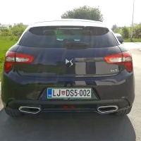 V sebi združuje vse francosko, od občutka za prefinjenost do 
posebnih rešitev in nezgrešljivih potez.