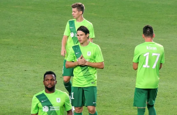 Etien Velikonja (v sredini) v novi družbi ljubljanskih zelenih.