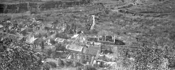 Gabrovico je dan po požigu 29. maja 1944 fotografiral Stanko Pervanje-Gruden.