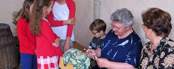 Čipke privlačijo vse generacije, mlajše in starejše.

