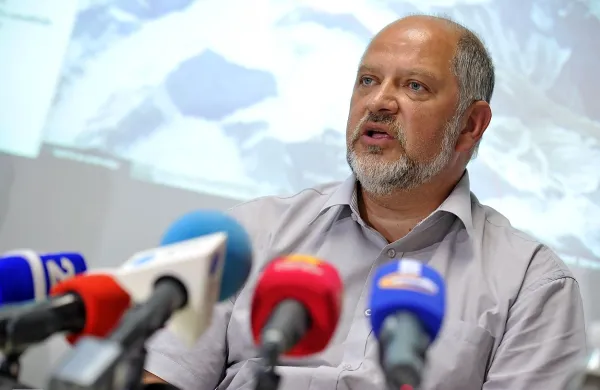  Vodja konzularne službe na zunanjem ministrstvu Andrej 
Šter