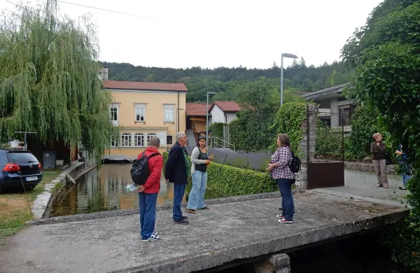 Obiskovalci so se sprehodili po Ilirski Bistrici in spoznavali 
njene znamenitosti.
