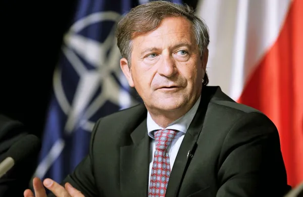 “Upamo, da do uvedbe smrtne kazni  ne bo prišlo. Jasno 
sporočilo Turčiji na današnjem zasedanju bo, da EU tega ne 
podpira,” je poudaril slovenski zunanji minister Karl Erjavec.