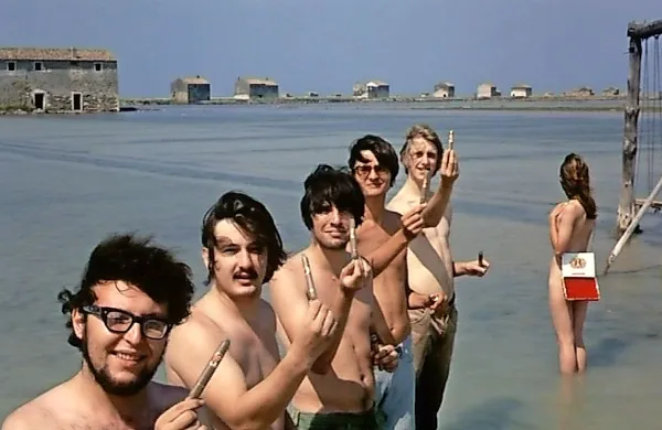 S kratkimi eksperimentalnimi filmi, kakršen je  Gratinirani 
možgani Pupilije Ferkeverk, leta 1970 posnet na Sečoveljskih 
solinah, je Karpo Godina zaslovel kot eden  ključnih ustvarjalcev jugoslovanskega črnega vala.  
