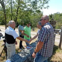 V filmu bodo nastopali številni pričevalci, tudi prvi mož 
novogoriškega društva soška fronta Tadej Munih (levo spredaj).    