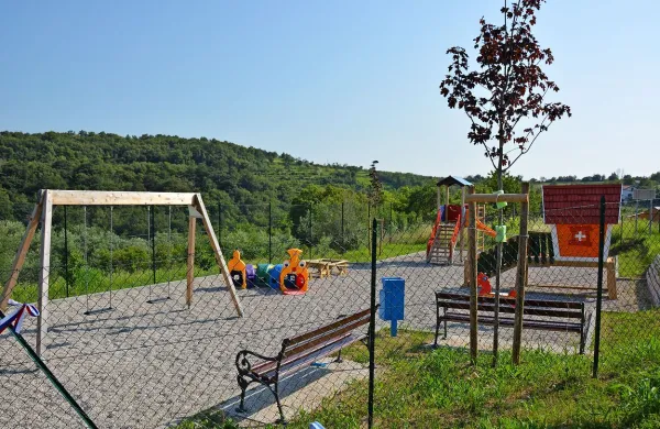 Cetorani dobili otro&scaron;ko igri&scaron;če
