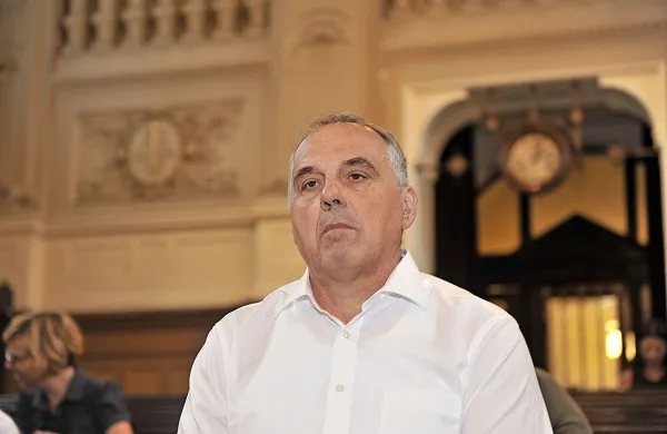 Milko Novič, obtoženi za umor direktorja Kemijskega inštituta 
Janka Jamnika, tudi po ponovnem odločanju sodišča ostaja 
v priporu.