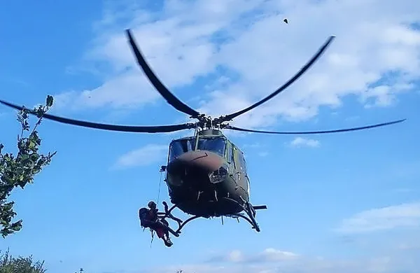 Mladega belgijskega skavta je dežurna ekipa z vojaškim 
helikopterjem odpeljala na zdravljenje v bolnišnico. 