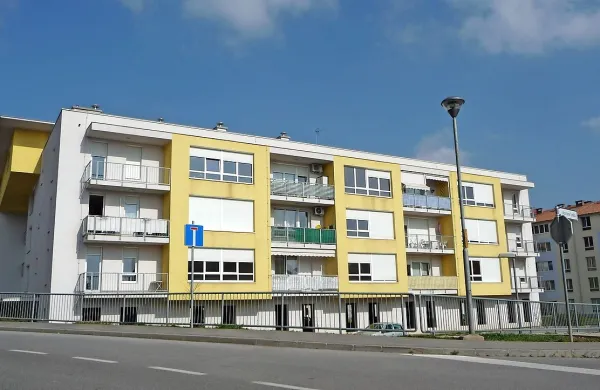 V slabih dveh letih  je stečajna upraviteljica prodala skoraj vsa stanovanja v soseski Resje v Sežani. Neprodano je ostalo zgolj 
eno.   