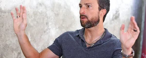 Izredni profesor dr. Andraž Teršek je  v prvi vrsti ustavnik in 
pravni filozof.
