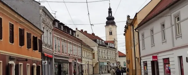 Čakovec je središče Medžimurja, pokrajine med Dravo in 
Muro.