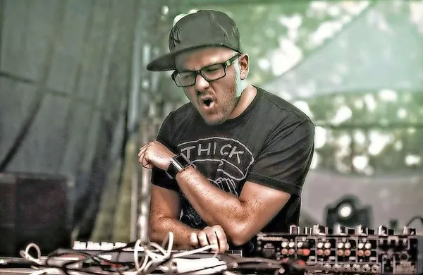 Gramatik bo jutri nastopil v Križankah