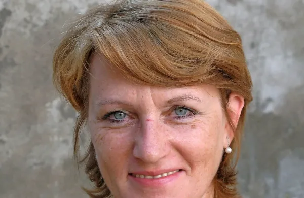 Angela Lampe