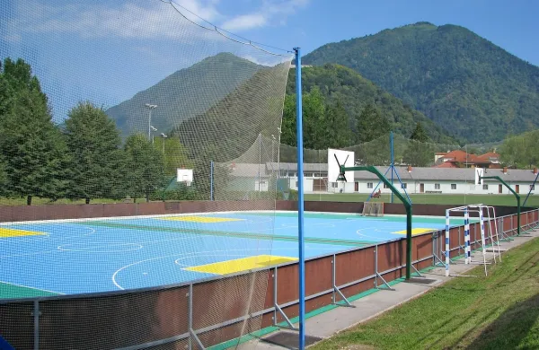   Večnamensko igrišče je uporabno že pet minut po dežju. 