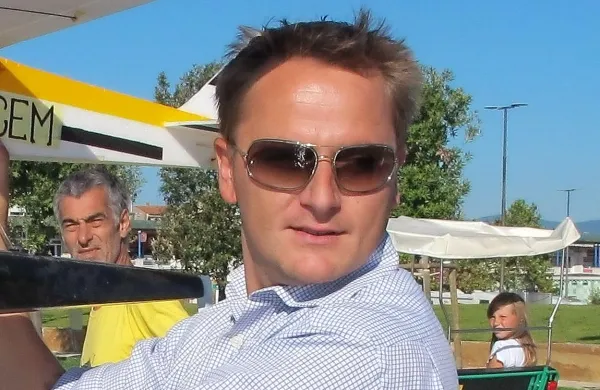 Direktor Urada RS za mladino Peter Debeljak je zapustil stranko SDS.