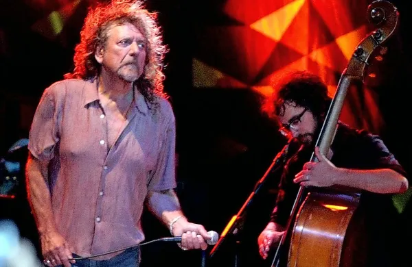  Robert Plant je pred devetimi leti takole nastopil v Kopru, 
tokratni istrski koncert pa bo izpeljal v puljski areni. 