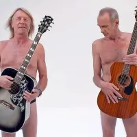 V jedru    benda Status Quo sta že pol stoletja kitarista in pevca  
Rick Parfitt (levo) in Francis Rossi. 