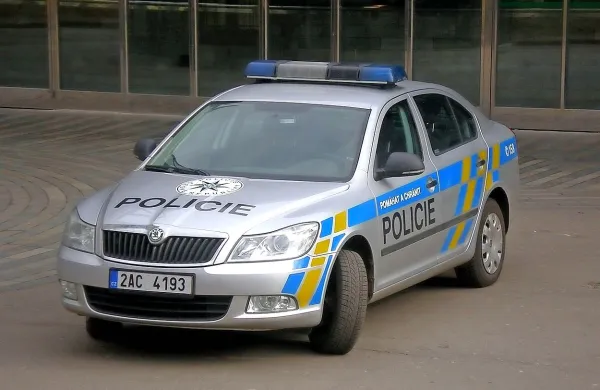 Češka policija bo do nadaljnjega izvajala poostren nadzor na 
meji z Nemčijo.