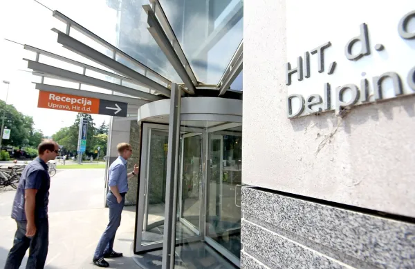 Mestna občina je že v drugo morala Hitu vrniti preveč zaračunano nadomestilo. Tokrat 
328.000 evrov. A je sprožila upravni spor, saj se z odločitvijo davčnega urada ne strinja. 