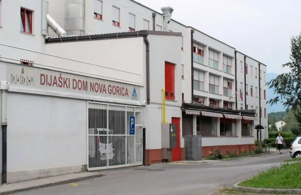 V novogoriškem dijaškem domu bodo zagotovili prostor za 
deset mladoletnih beguncev.