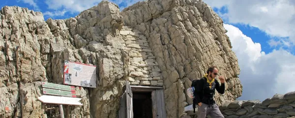 Vhod v rove pod vrhom malega Lagazuoia.