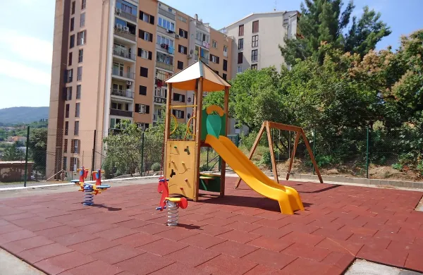 V Prisojah so  uredili nova igri&scaron;ča