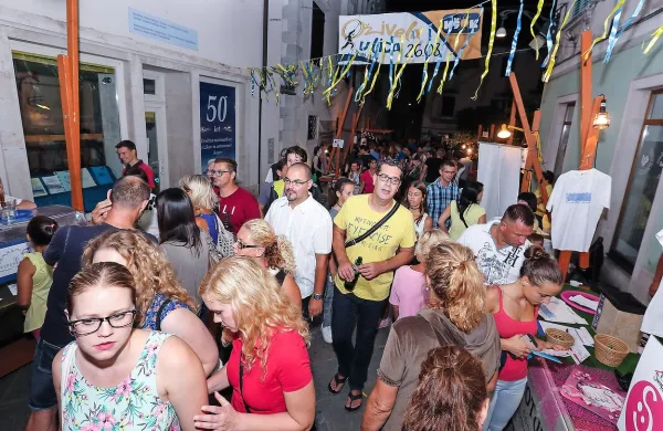 Utrinek z lanskoletne Oživele ulice.