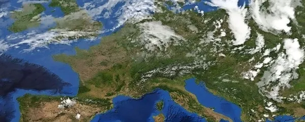 Anticiklon je za zdaj solidno na svojem mestu.