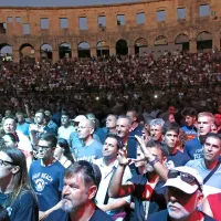 Sinoči v puljski areni Status Quo, danes &scaron;e Robert Plant
