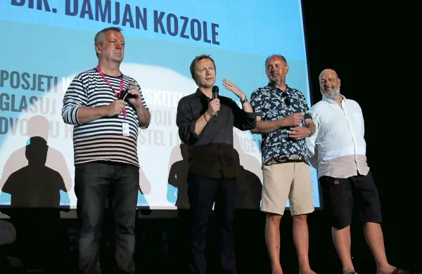  Nočno življenje so pred projekcijo predstavili (z leve) direktor 
motovunskega festivala Igor Mirković, režiser Damjan Kozole, producent Danijel Hočevar in igralec Jernej Šugman. 