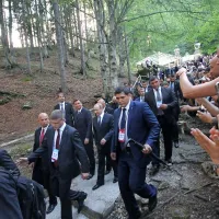 Gozd ob Ruski kapelici ob Putinovem obisku preplavila množica (foto)