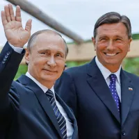 Ruski predsednik Vladimir Putin je danes na slovesnosti ob 
100. obletnici postavitve Ruske kapelice izrazil hvaležnost 
Sloveniji in generacijam Slovencev za ohranjanje spomina na 
ruske vojake. 