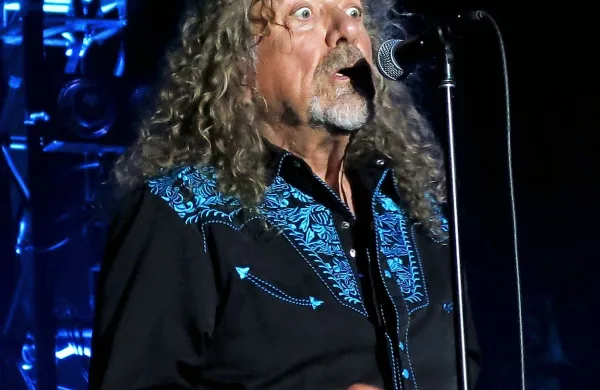 Robert Plant zeppelinovske klasike preoblači v aranžmaje, 
ustreznejše glasu, ki ni več tako vreščeč in energičen kakor v 
svojih zlatih časih.