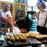 Koncertni program letošnjega Kopergrounda je oblikoval 
Iztok Krkoč (levo), goste pa bo na Zmračitvenih pogovorih 
zasliševal Marko Brecelj.