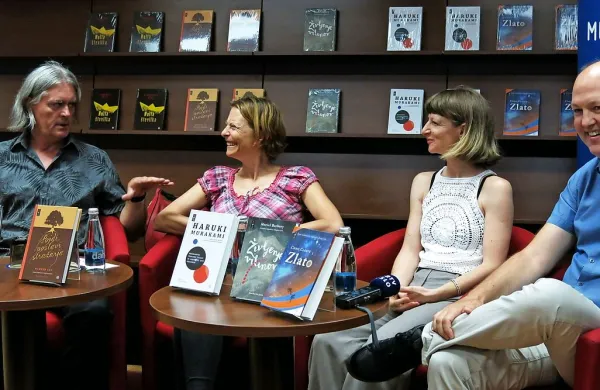 Knjižne novitete so včeraj predstavili prevajalci (z leve) Vasja Bratina, Polona Glavan in Saša Jerele ter urednik Andrej Ilc. 