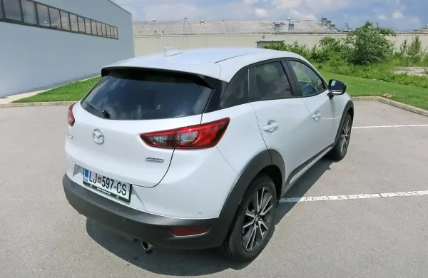 Prepoznaven hišni slog odlično pristaja tudi najnovejšemu 
hišnemu suv-u.

