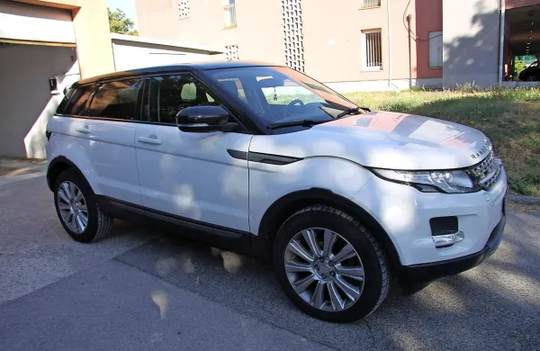 Range rover evoque, vreden približno 50.000 evrov je bil 10. 
julija ukraden v Italiji.